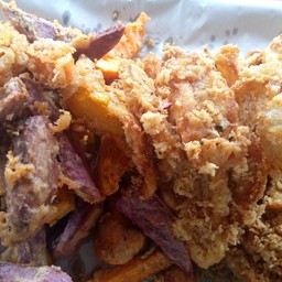 อาหารตามสั่ง ศิษย์เก่า วช. 57  ตรงข้ามปากทางเข้าโรงพยาบาลตรัง(ควนหาญ)