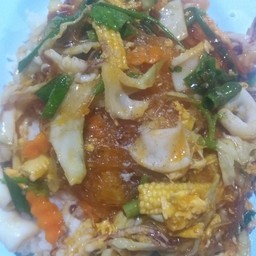 ข้าวราดผัดวุ้นเส้น