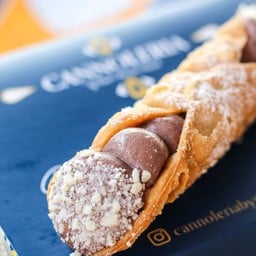 Cannoleria by That’s Amore Cheese