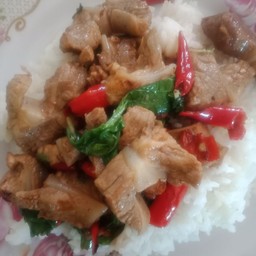 ข้าวกระเพรากระดูกอ่อน