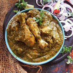 แกงไก่ผักโขมและผักปวยเล็ง