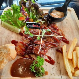 หมูคุโรบุตะพริกไทยดำ