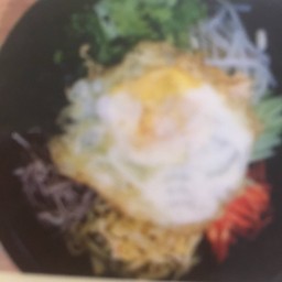 ข้าวยำเกาหลีเนื้อ