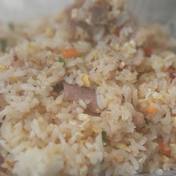 ข้าวผัดหมูหรือไก่