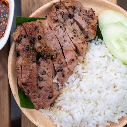 ข้าวหน้าหมูย่าง สูตรคุณย่า