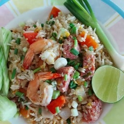 ข้าวผัดแหนมกุ้ง