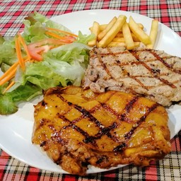 สเต๊กหมูเฮริบ&กาลิคพอร์ค+ไก่สไปรทซี่