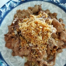 หมูกระเทียมเป็นกับข้าว
