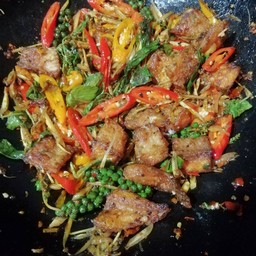 เนื้อปลาผัดฉ่า
