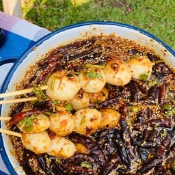 เซตลูกชิ้นปิ้ง 9  ไม้ แถม 1 ไม้ (สุดคุ้ม)