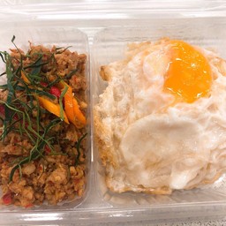 คั่วกลิ้งหมูสับ+ไข่ดาว