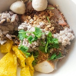 ร้านก๋วยเตี๋ยวหมูต้มยำ โฉลกรัฐ17