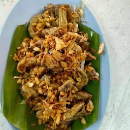 ไส้อ่อนทอดกระเทียม