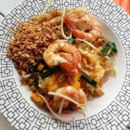 ส้มตำอาหารอีสานและผัดไทหอยทอดสูตรโบราณ
