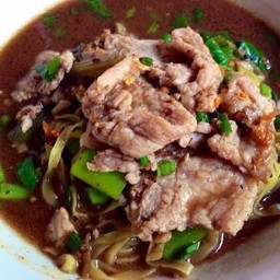 ก๋วยเตี๋ยวน้ำตกรวมหมู