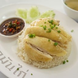 ร้านไก่ตื่น  ข้าวมันไก่น้ำจิ้มรสเด็ด ก๋วยเตี๋ยวเรือน้ำตกนัวๆ (หน้าการไฟฟ้า)