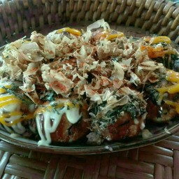 ทาโกะยากิไส้รวม เสิร์ฟปรุงร้อน  9 ลูก