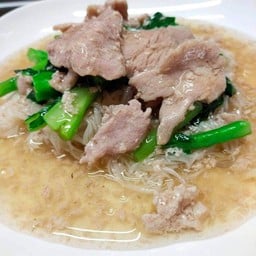 เส้นหมี่ราดหน้า