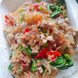 กระเพราวุ้นเส้นหมูสับ