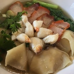 บะหมี่เกี๊ยวปูหมูแดง