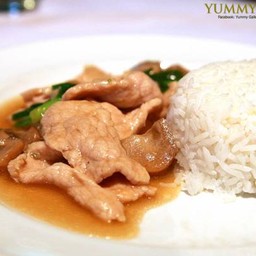 หมูนุ่มผัดน้ำมันหอยราดข้าว