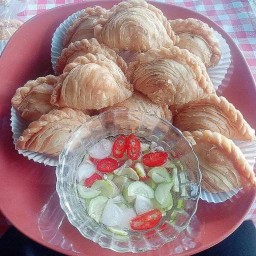 กะหรี่ปั๊บไก่ แม่อนงค์