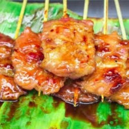 ร้านหมูปิ้ง "ป้าป้อม วัดเชิงหวาย"