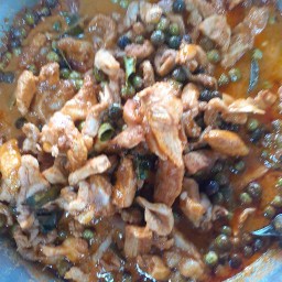 ป้าต้อย ข้าวแกง100หม้อ
