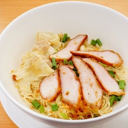 บะหมี่เกี้ยวหมูแดง