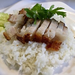 ข้าวหมูกรอบ