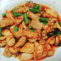 ข้าวพริกแกงไก่