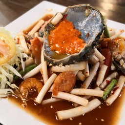 ตำไหลบัวปูไข่ดอง