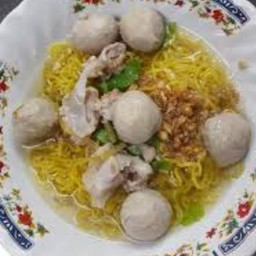 บะหมี่ลูกชิ้นหมู