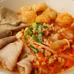 เส้นใหญ่ น้ำต้มยำ