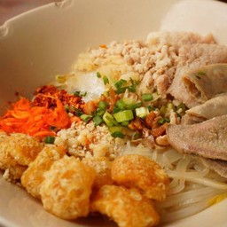 เส้นเล็ก แห้งต้มยำ