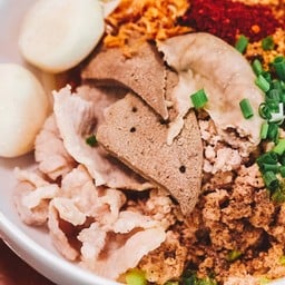 ก๋วยเตี๋ยวหมูต้มยำโคตรเด็ด