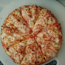 มาดามหวี่ พิซซ่า สาขาหมู่บ้านมโนรมย์4 7/438 ซ.3  บ้านหลังที่7  .เลียบคลองสอง19  เขต. คลองสามวา  แขวง หมู่บ้านมโนรมย์4 สาขา 1