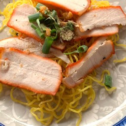 ซื้อครบ 300 แลกซื้อบะหมี่หมูแดง(1ห่อ)