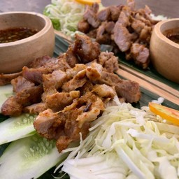 หมูย่างคลุกฝุ่น.