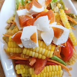 ตำข้าวโพดไทยไข่เค็ม