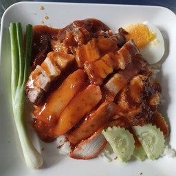 ข้าวหมูแดง หมูกรอบ