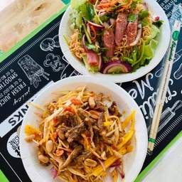 ยำมะม่วงเปรี้ยวปาก By เจ๊อ้อม