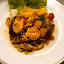 ซีฟู้ดผัดผงกะหรี่