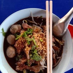 ก๋วยเตี๋ยวเนื้อน้ำใส