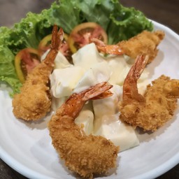 สลัดผลไม้กุ้งทอด