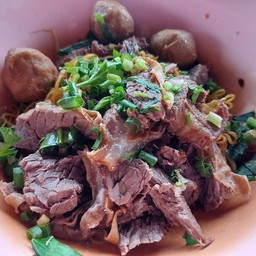 ก๋วยเตี๋ยวเนื้อพิเศษ