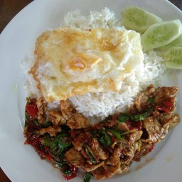 กระเพราเนื้อ