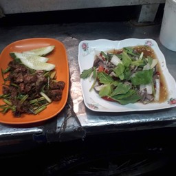 ไสัตันทอดกะเทียมพริกไท