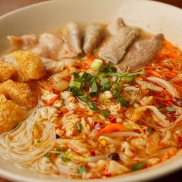 เส้นหมี่ขาว น้ำต้มยำ