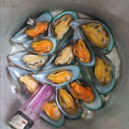 หอยแมลงภู่นึ่งน้ำจิ้มรสเด็ดหมาล่าแซบจีดจ้าด เสมาฟ้าคราม